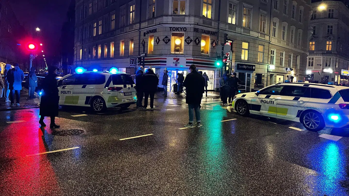 Et større område på Vesterbrogade blev spærret af som følge af drabet 4. februar på den svenske bandefigur. Foto: Presse-fotos.dk