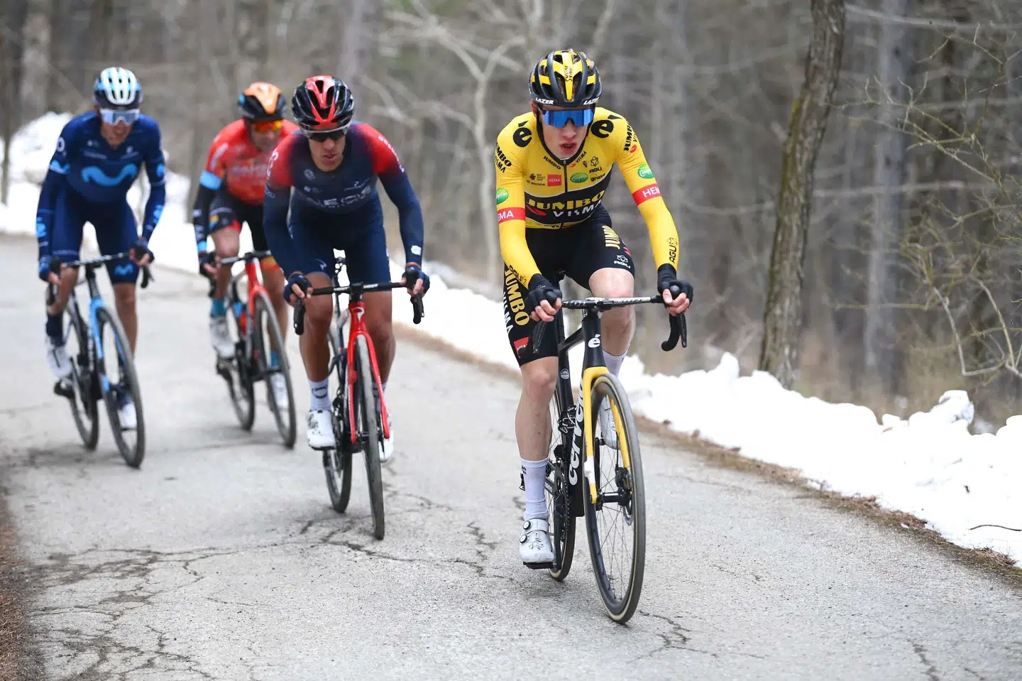 Jonas Vingegaard (Jumbo-Visma) endte på den samlede andenplads i Tirreno-Adriatico. Lørdag blev han toer på løbets kongeetape, der gik over den snedækkede Monte Carpegna-stigning. Tim De Waele/Ritzau Scanpix