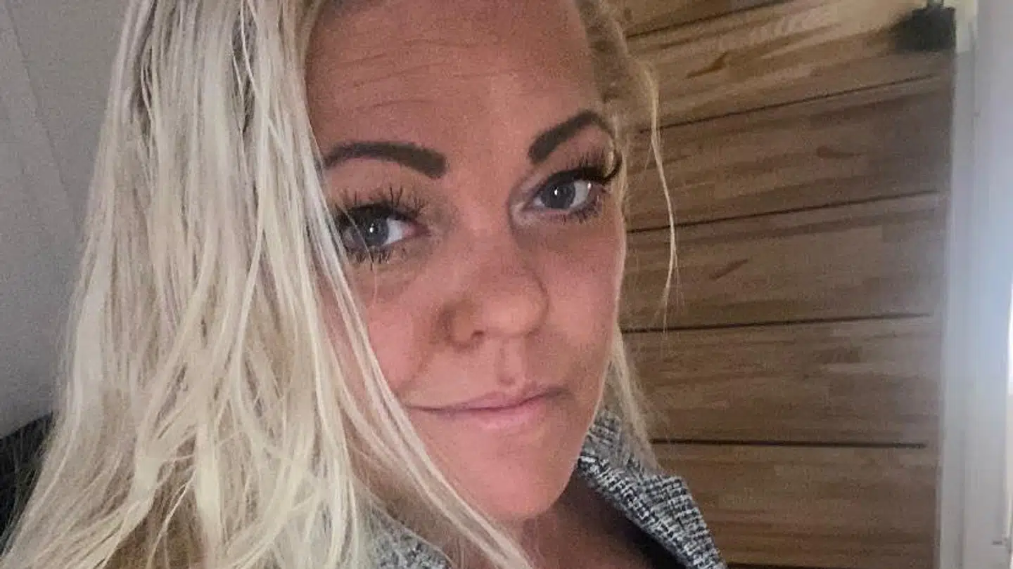 Anne Sølvbjærg bor lige ved siden af tankstationen, hvor den unge 21-årige mand blev dræbt.