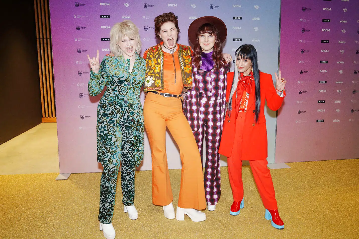 REDDI består af Mathilde 'Siggy' Savery på sang og guitar, Agnes Roslund på guitar, Ida Bergkvist på bas og Ihan Haydar på trommer.