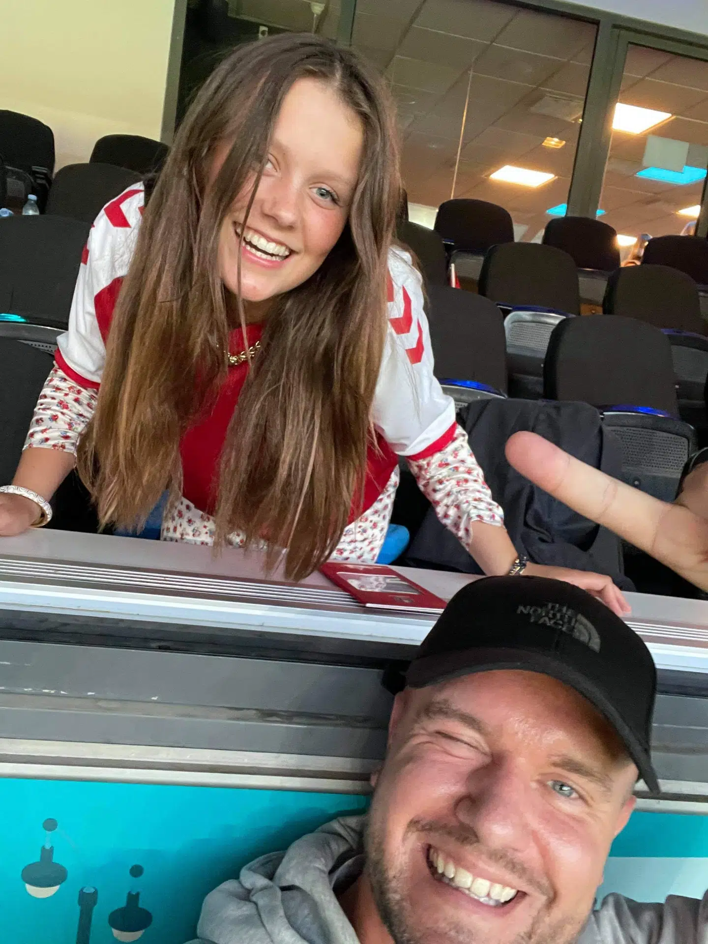 Anders Hemmingsen tog en selfie med prinsesse Isabella til EM-landskamp tidligere på året. Det sjældne billede lagde han op til stor opmærksomhed på sin Instagram-profil.