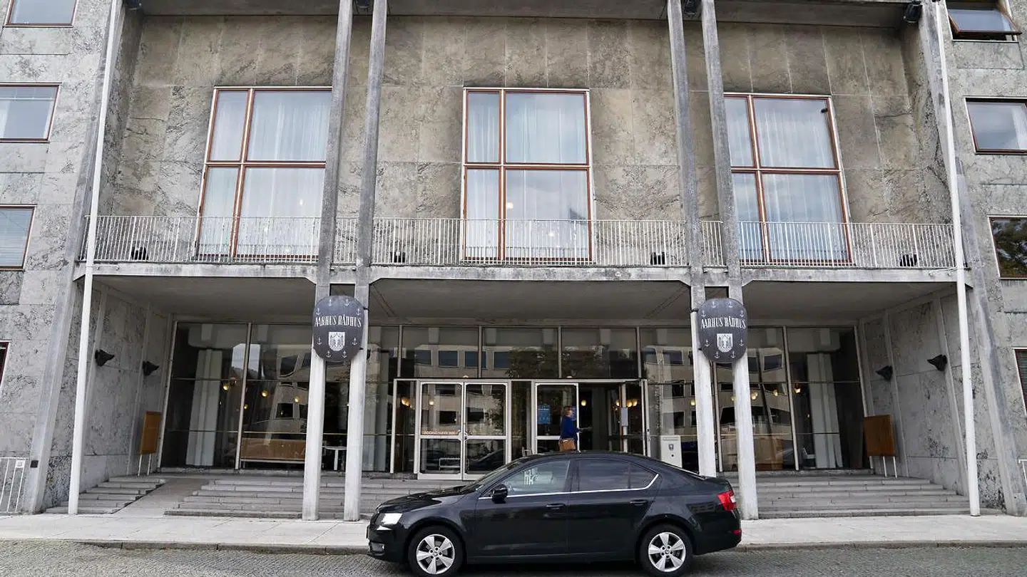 Et rekrutteringsbureau skal stå for ansættelsen – og det bliver dyrt.