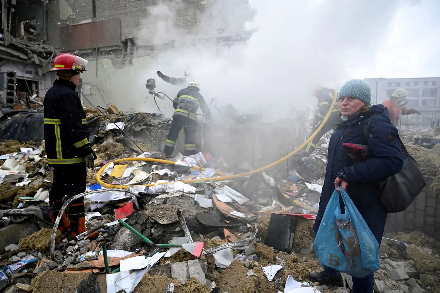 Resterne af en skole ramt af russisk missil i Zhytomyr, Ukraine. REUTERS/Viacheslav Ratynskyi TPX IMAGES OF THE DAY