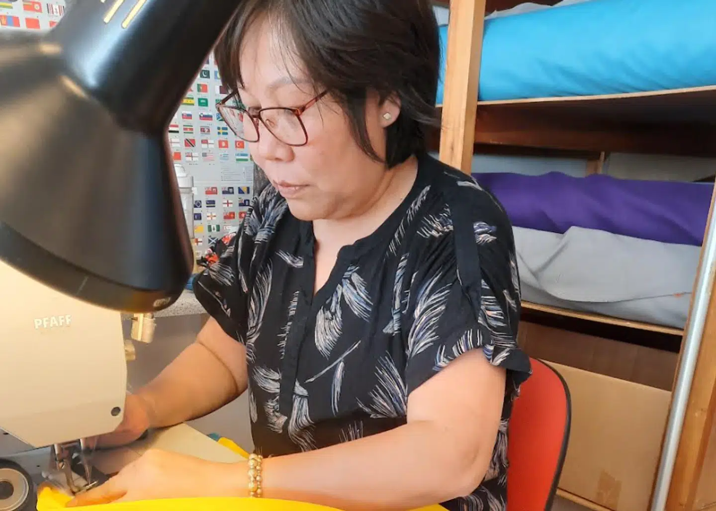 Fire medarbejdere arbejder i øjeblikket på fabrikken for at kunne imødekomme den store efterspørgsmål.