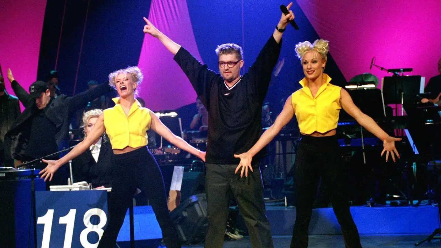 Her ses 'Kølig Kaj' på scenen lørdag 1. marts 1997 til det danske Melodi Grand Prix med sangen 'Stemmen i mit liv'.