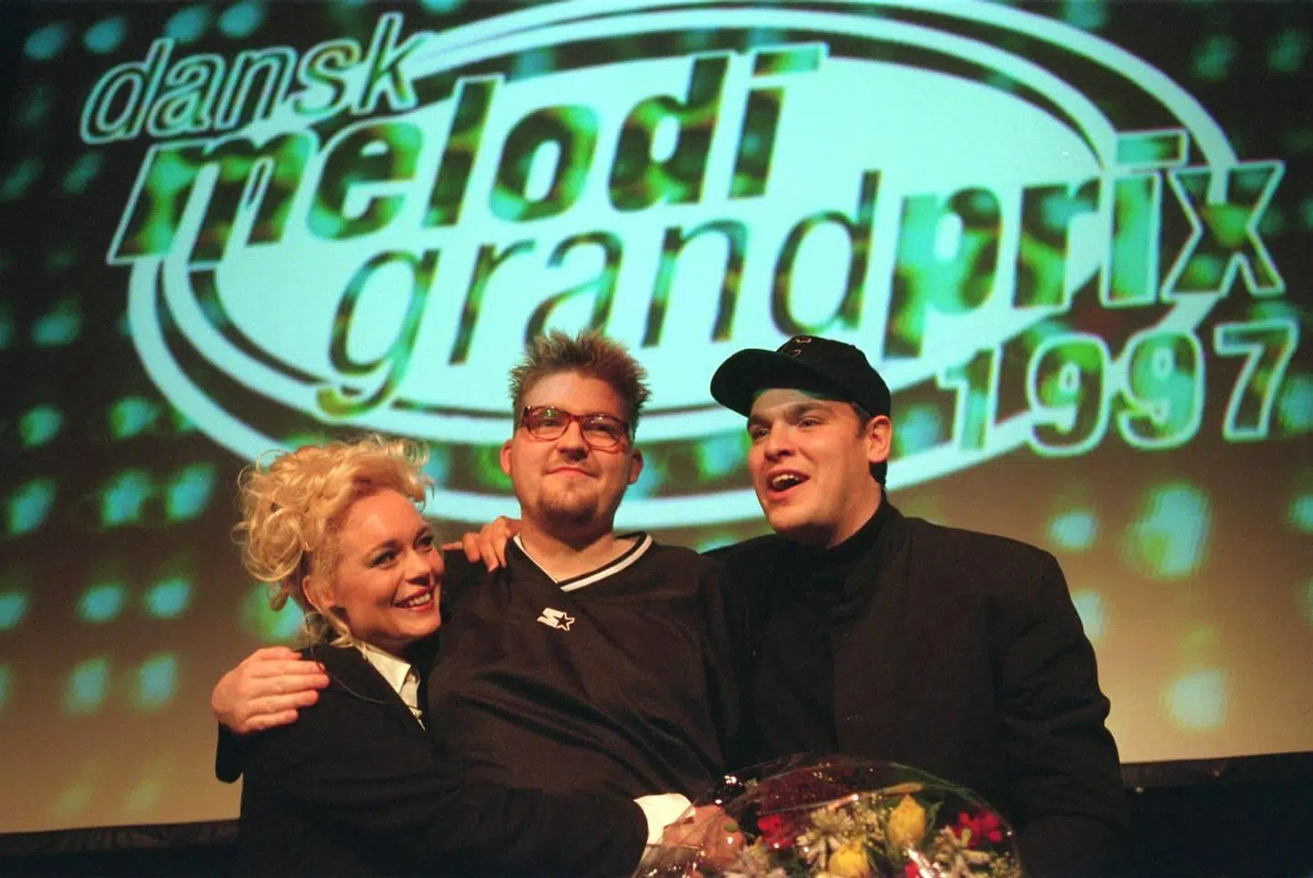 Thomas Lægaard skrev teksten til sangen, mens Lars Pedersen (der ses til højre), bedre kendt som Chief 1, skrev musikken.