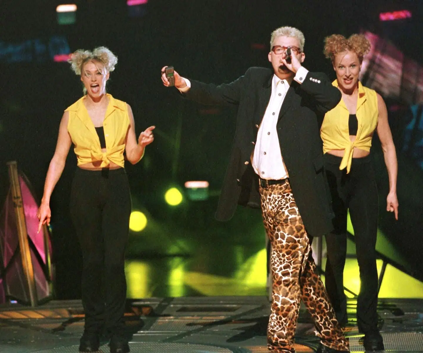 Her ses 'Kølig Kaj' på scenen til Eurovision i 1997. Det blev til en 16.-plads ud af de 25 deltagende lande.