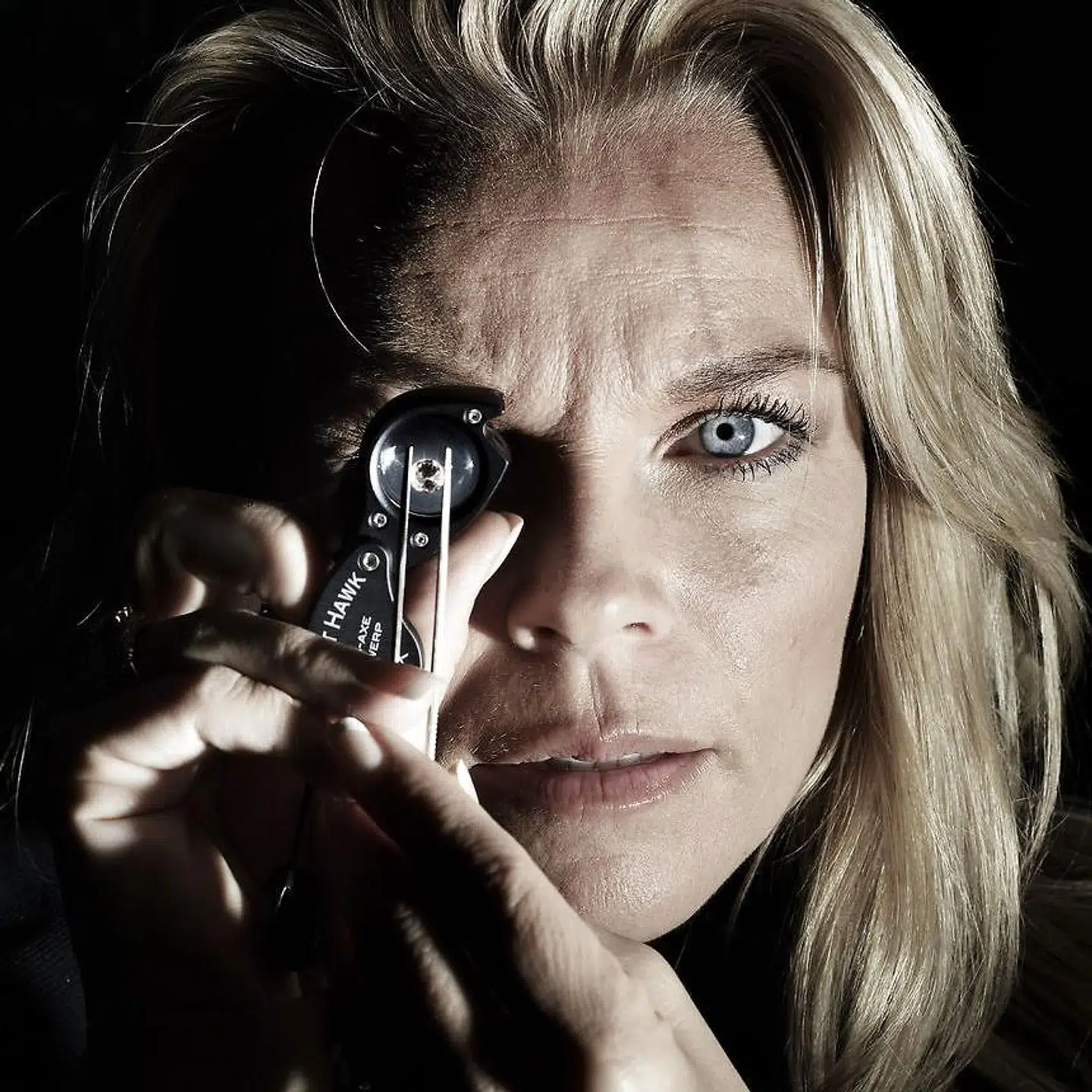 Katerina Pitzner er ekspert i diamanter og blandt de få kvinder i verden, der har tilladelse til at handle direkte på verdens største diamanterbørser. Hun rådgiver om, investerer i og opkøber og sælger diamanter i sin smykkevirksomhed Diamant Børsen og i sin investeringsvirksomhed Copenhagen Diamond Exchange.