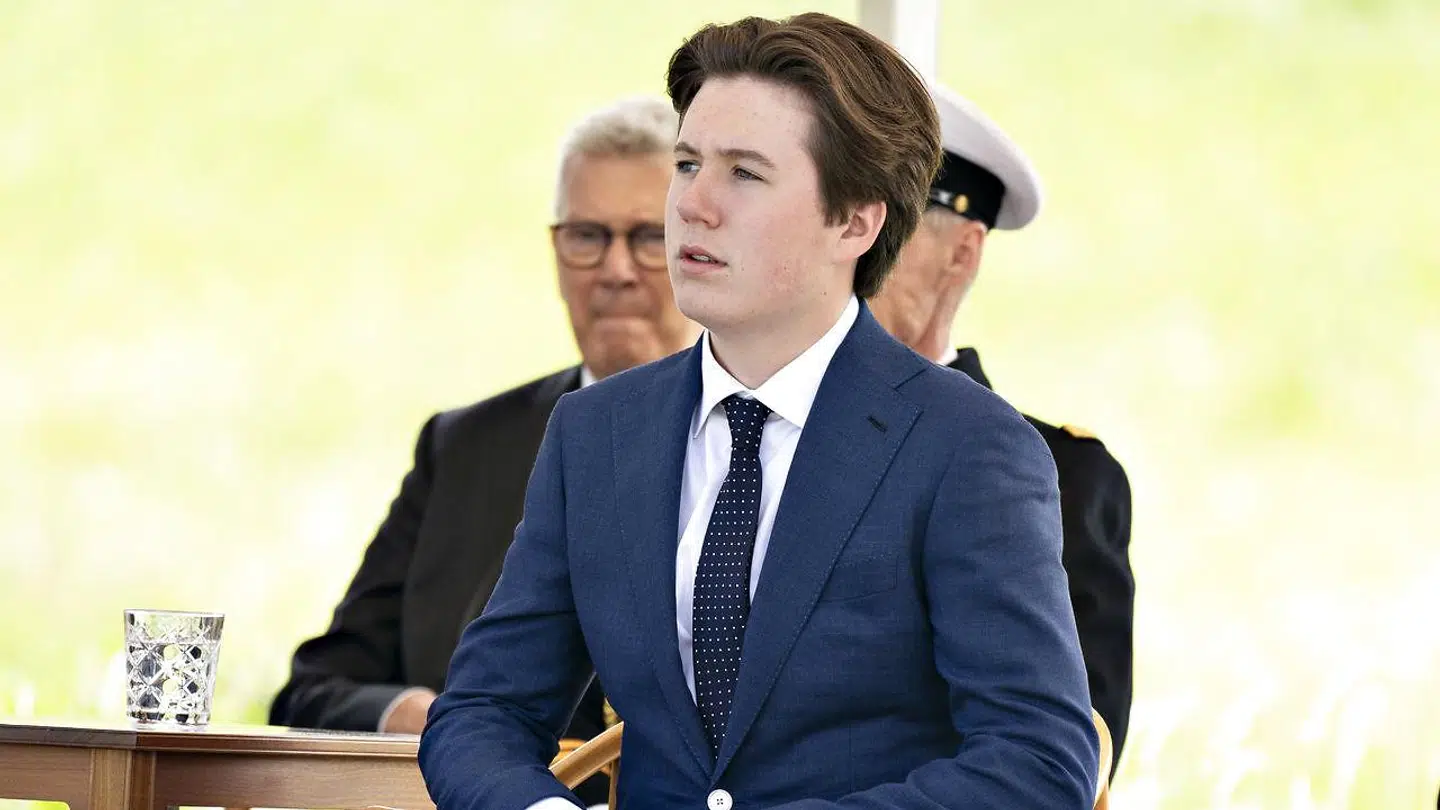 Da prins Christian skulle i skole, bankede livvagten Torben Vigh op i kronprinsesse Marys Tesla.