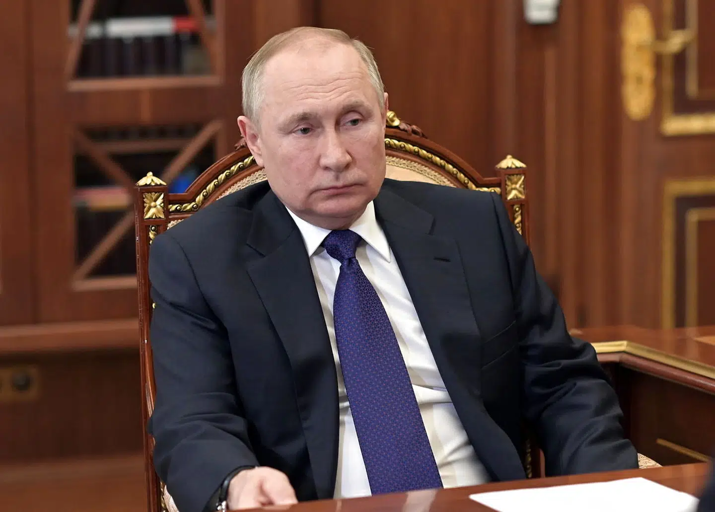 Ruslands præsident, Vladimir Putin, sagde søndag i en tv-tale, at han sætter »afskrækkelsesstyrker«, der blandt andet dækker landets atomvåben, i højt beredskab. Og den melding har skabt endnu mere frygt.