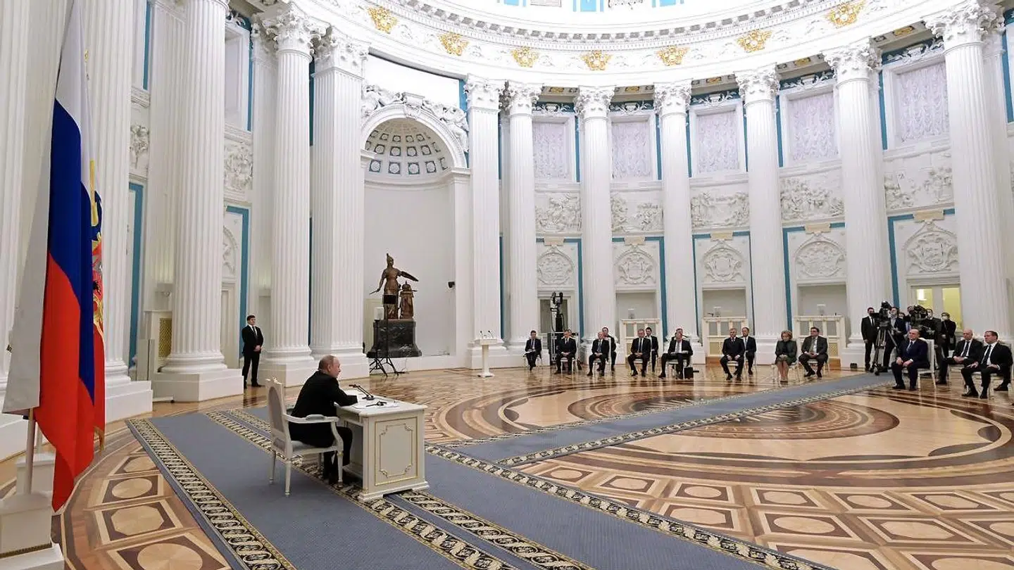 Vladimir Putin med sit sikkerhedsråd.