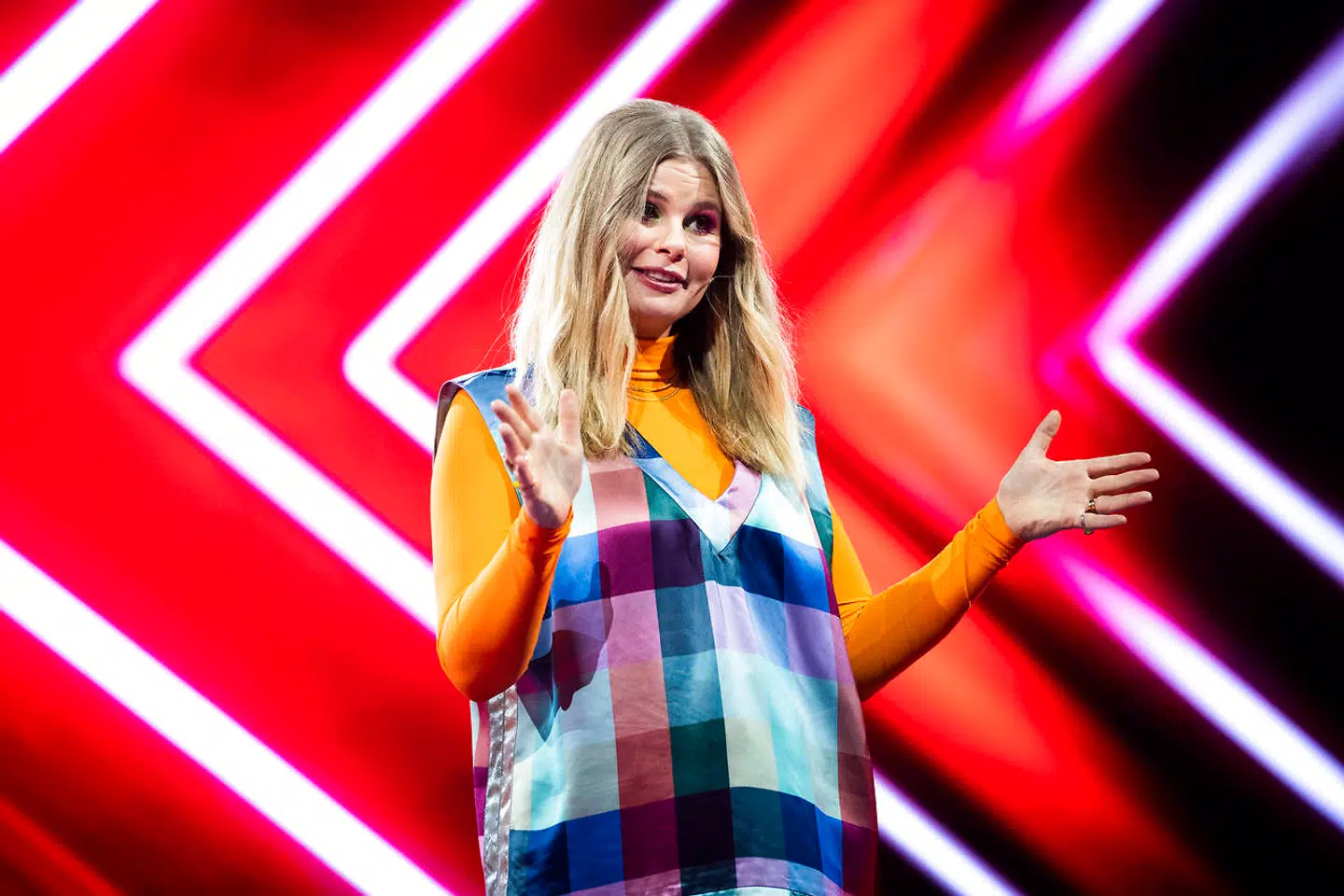 Vært Sofie Linde. X Factor-liveshow i Brøndby fredag den 25. februar 2022 (Foto: Martin Sylvest/Ritzau Scanpix)