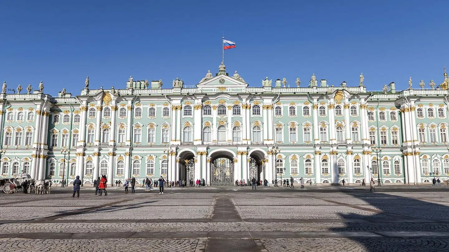 Vinterpaladset i Sankt Petersborg var tidligere residens for den russiske zarfamilie. I dag er det kunstmuseum. Photo by: Silas Stein/picture-alliance/dpa/AP Images