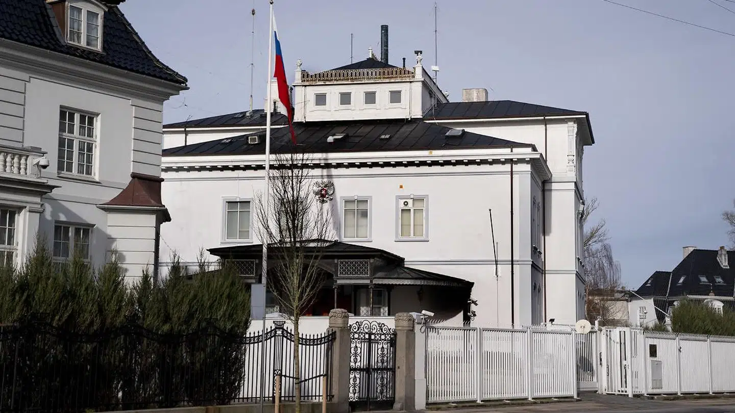 Der er reserveret 214 parkeringspladser i Københavns Kommune ved de udenlandske repræsentationer. Den russiske ambassade har suværent flest – helt præcis 23 p-pladser.