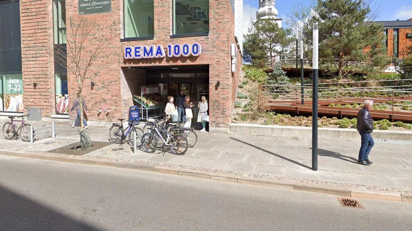 Det var Rema 1000 på Vingårdsgade i Aalborg, hvor røveriet fandt sted.