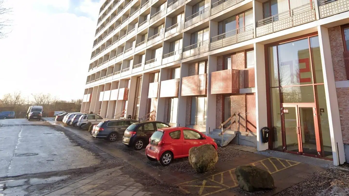 Det var her omkring Gudrunsvej i Gellerup, Brabrand, at naboer blev vækket til lyden af skud.