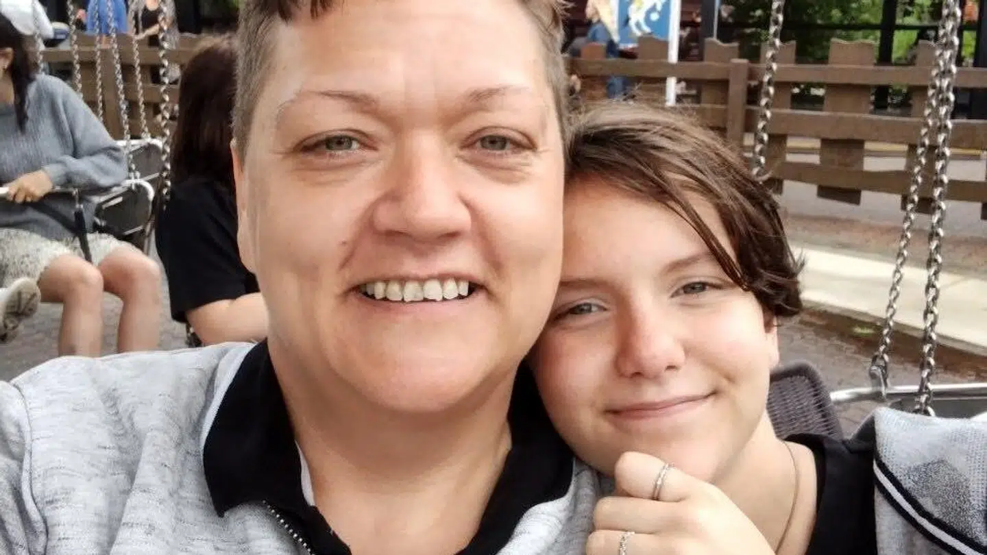 Elise Graff sammen med sin datter Annabell Liva Graff, der torsdag forsvandt.