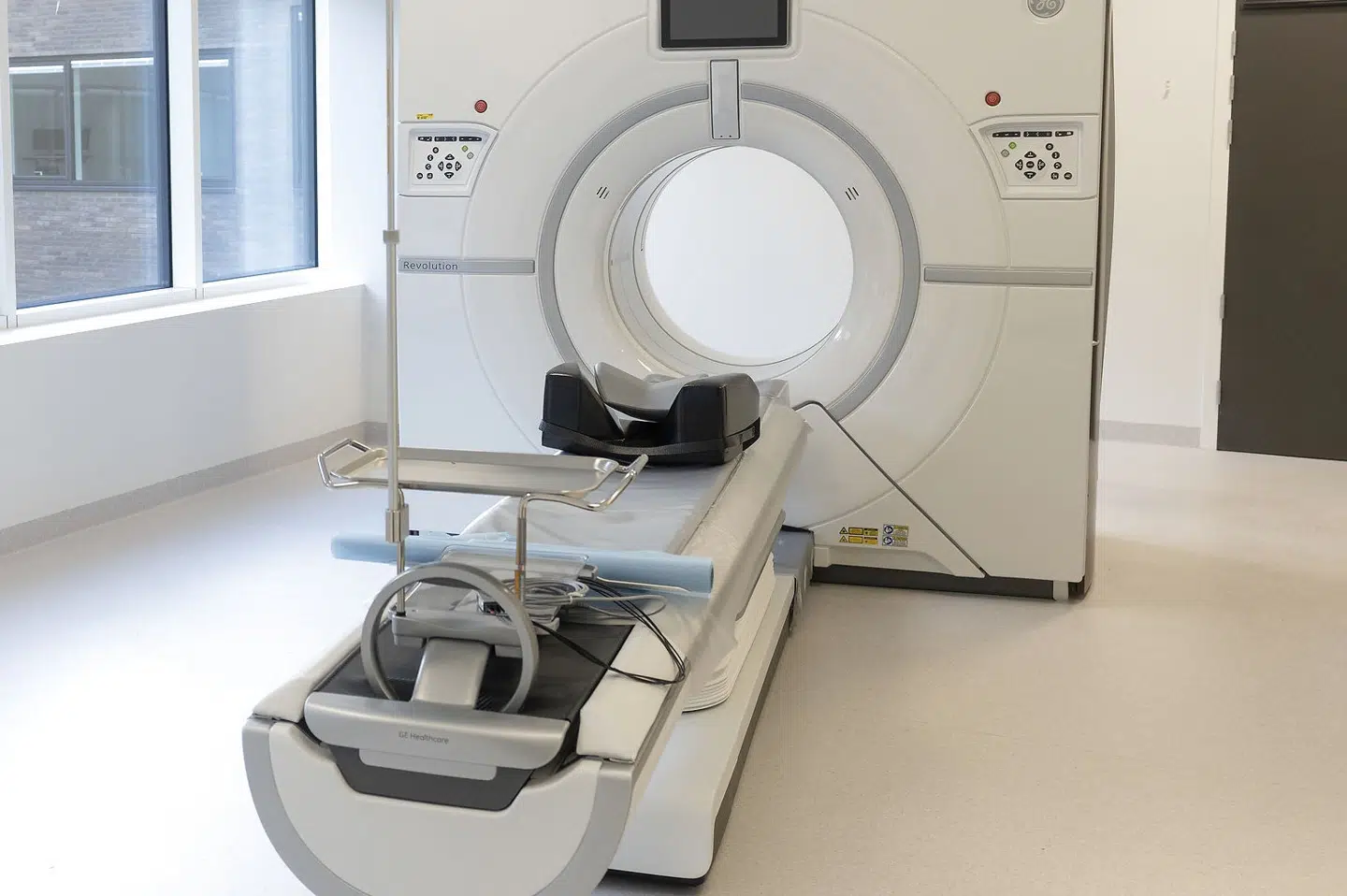 I dag sker den klassiske opfølgning på kræftbehandling ofte med en CT-skanning. Men skanninger er ikke altid sikre, og før lægerne har vished for resultatet, har kræften ofte bredt sig så meget, at patienten ikke kan helbredes. (Arkiv) Bo Amstrup/Ritzau Scanpix