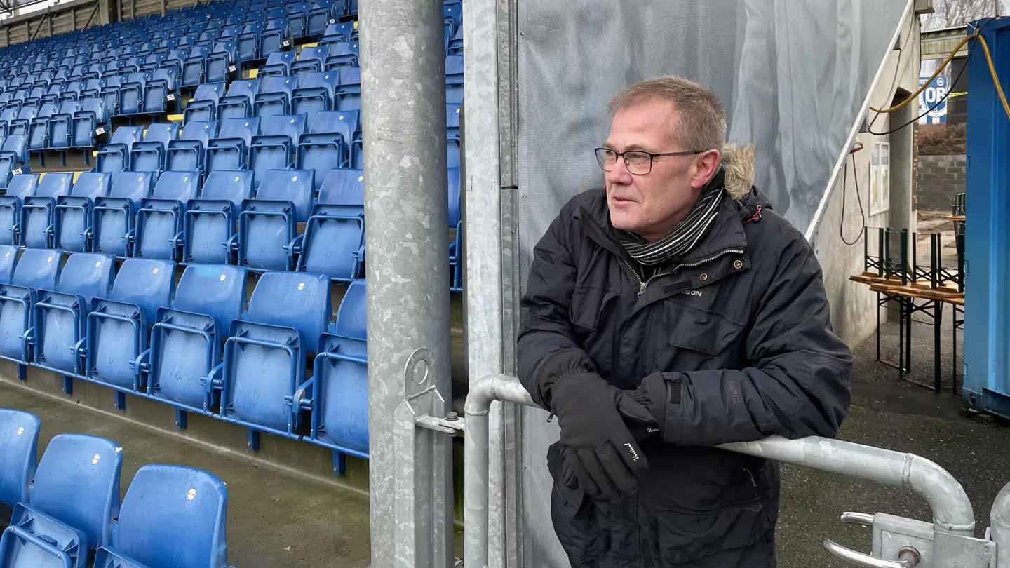 Henrik Skovgaard har en fast plads på stadion sammen med kammeraterne Kim og Leif.