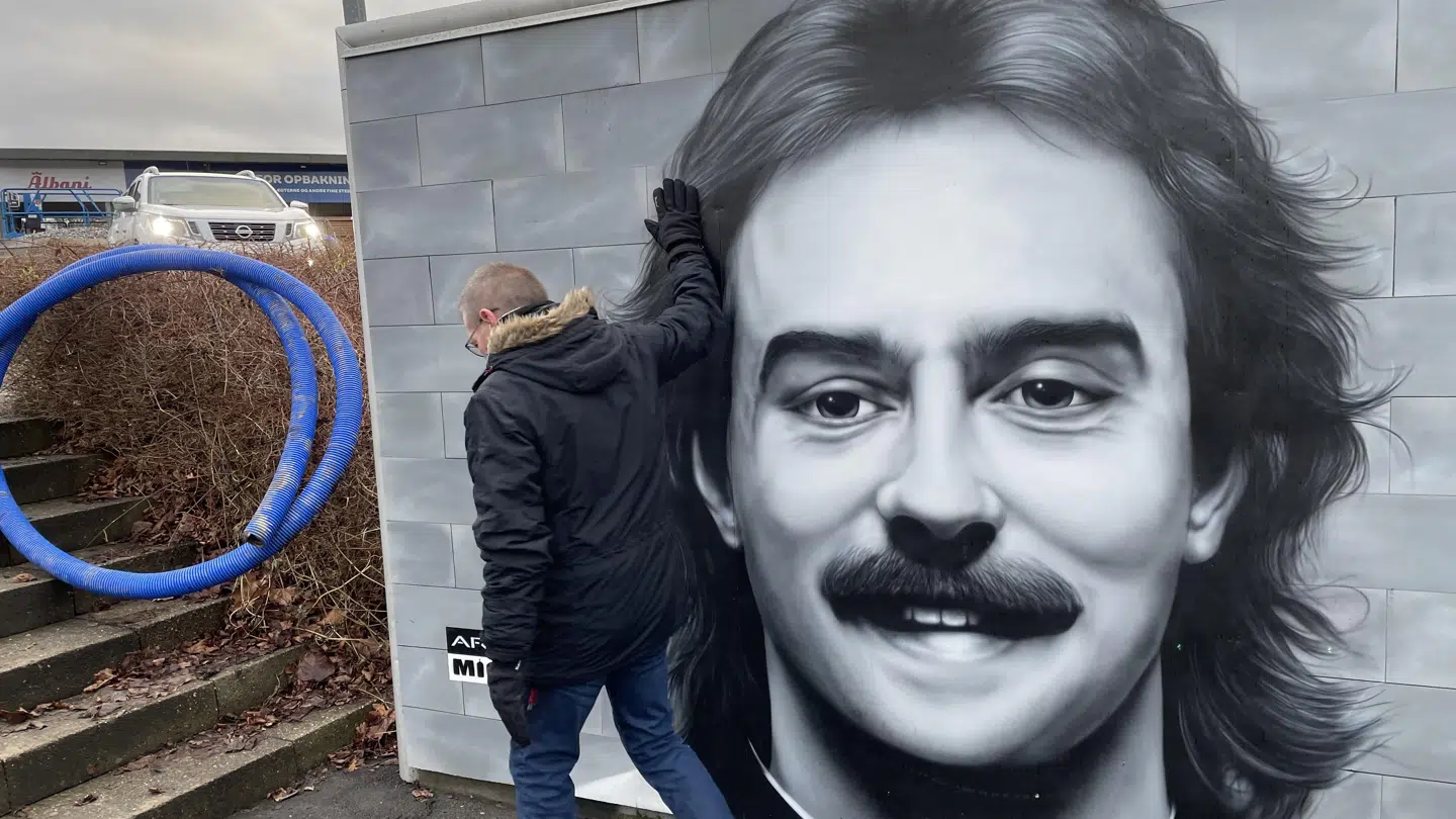 … og siger farvel til ham igen efter kampen.