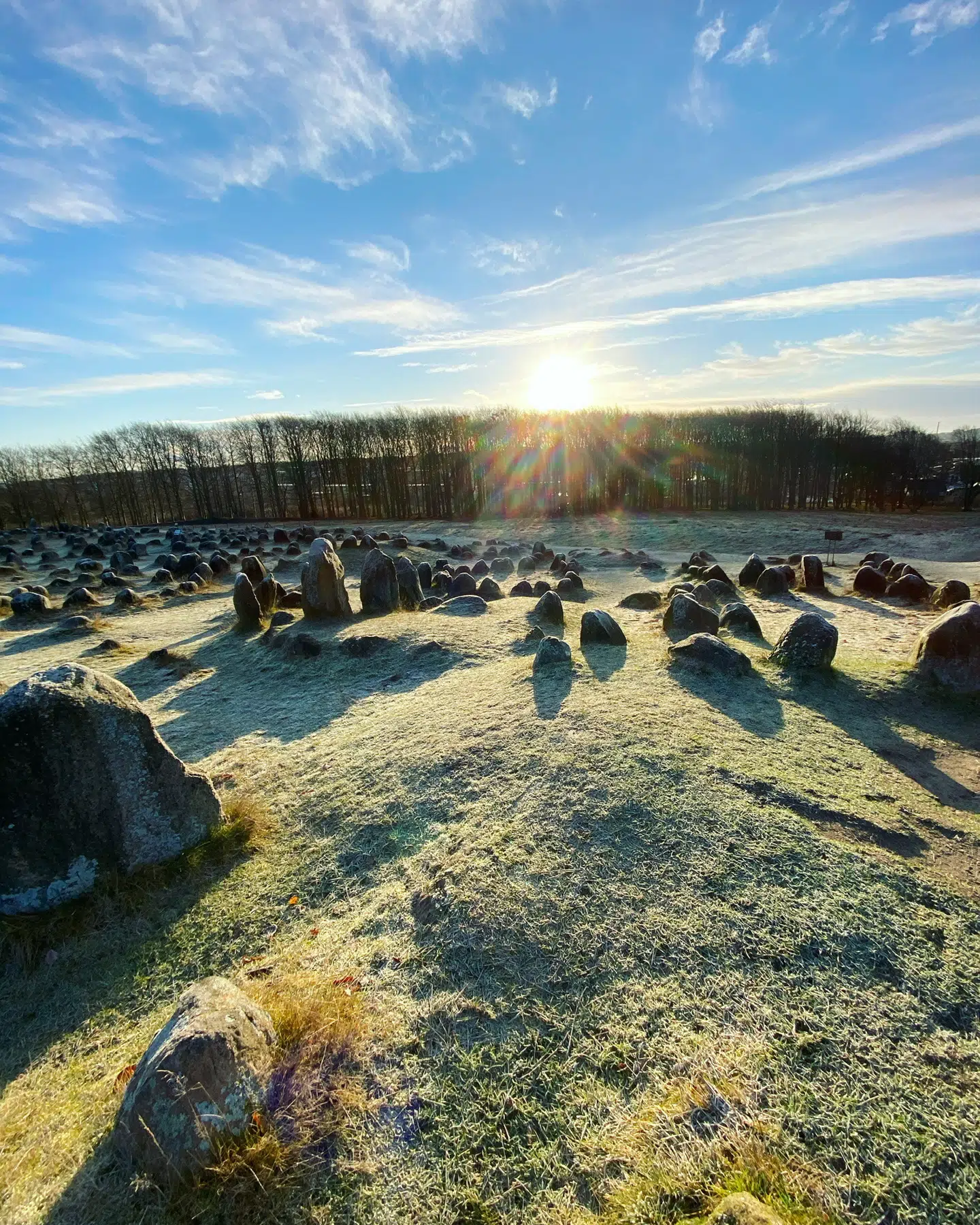 Lindholm Høje er Nordens største vikingegravplads. Foto: Sanne Kjeldsteen/Opdagaalborg