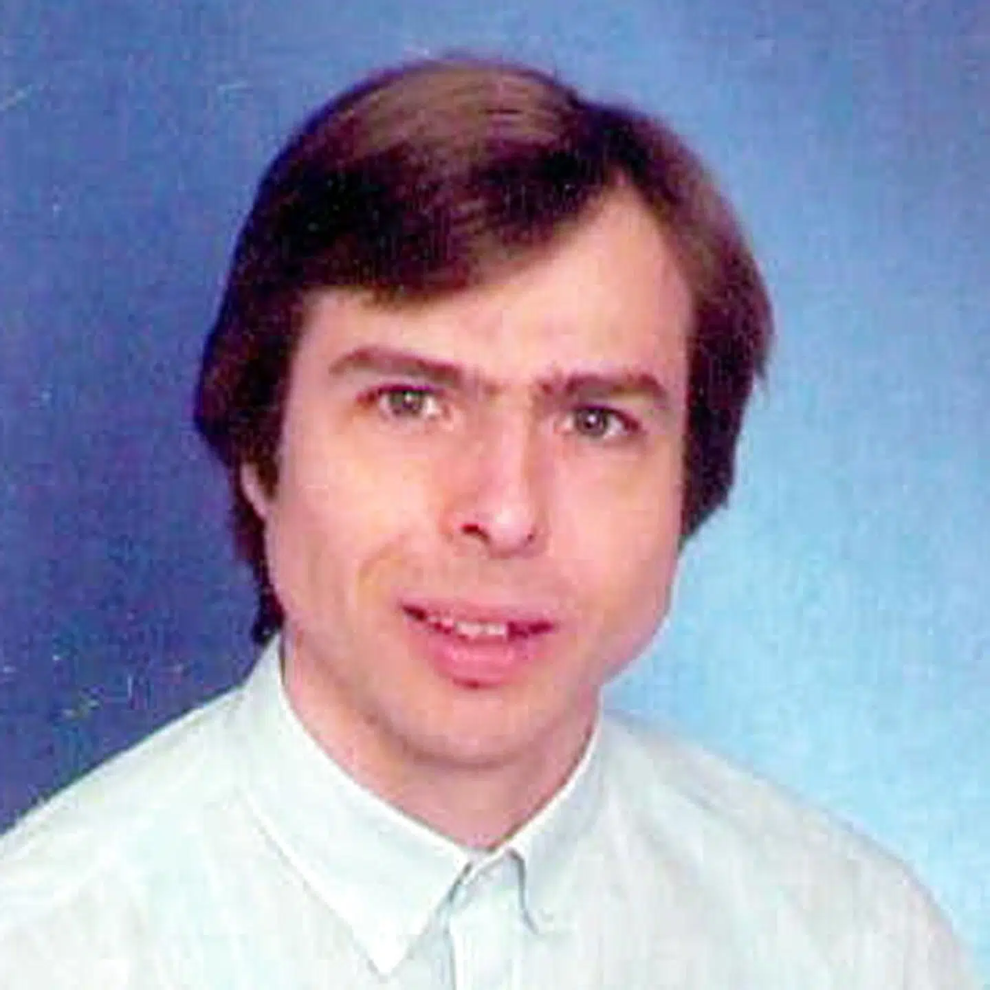 Natascha Kampusch vil helst ikke sige sin kidnappers navn højt. Og hun ser også helst, at andre undgår det, når de taler med hende. Her er ikke desto mindre Wolfgang Priklopil, der var i 30erne, da han bortførte den 10-årige pige.