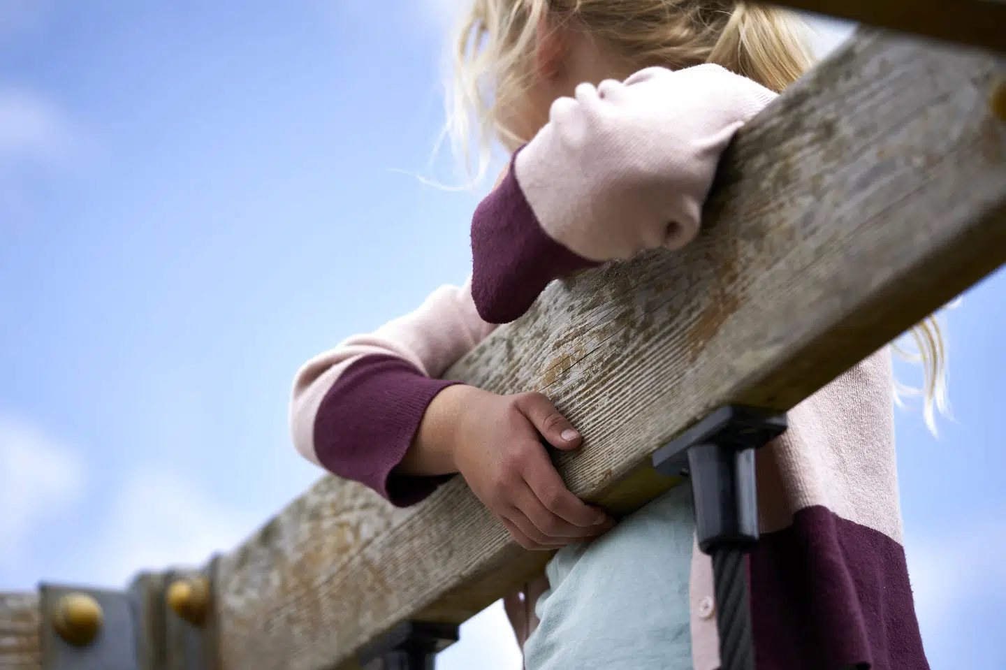 Ensomhed, mistrivsel i klassen og forholdet til forældrene. Det er de emner, der har fyldt mest, når børn og unge har ringet til BørneTelefonen i 2021. (Genrefoto) Signe Goldmann/Ritzau Scanpix