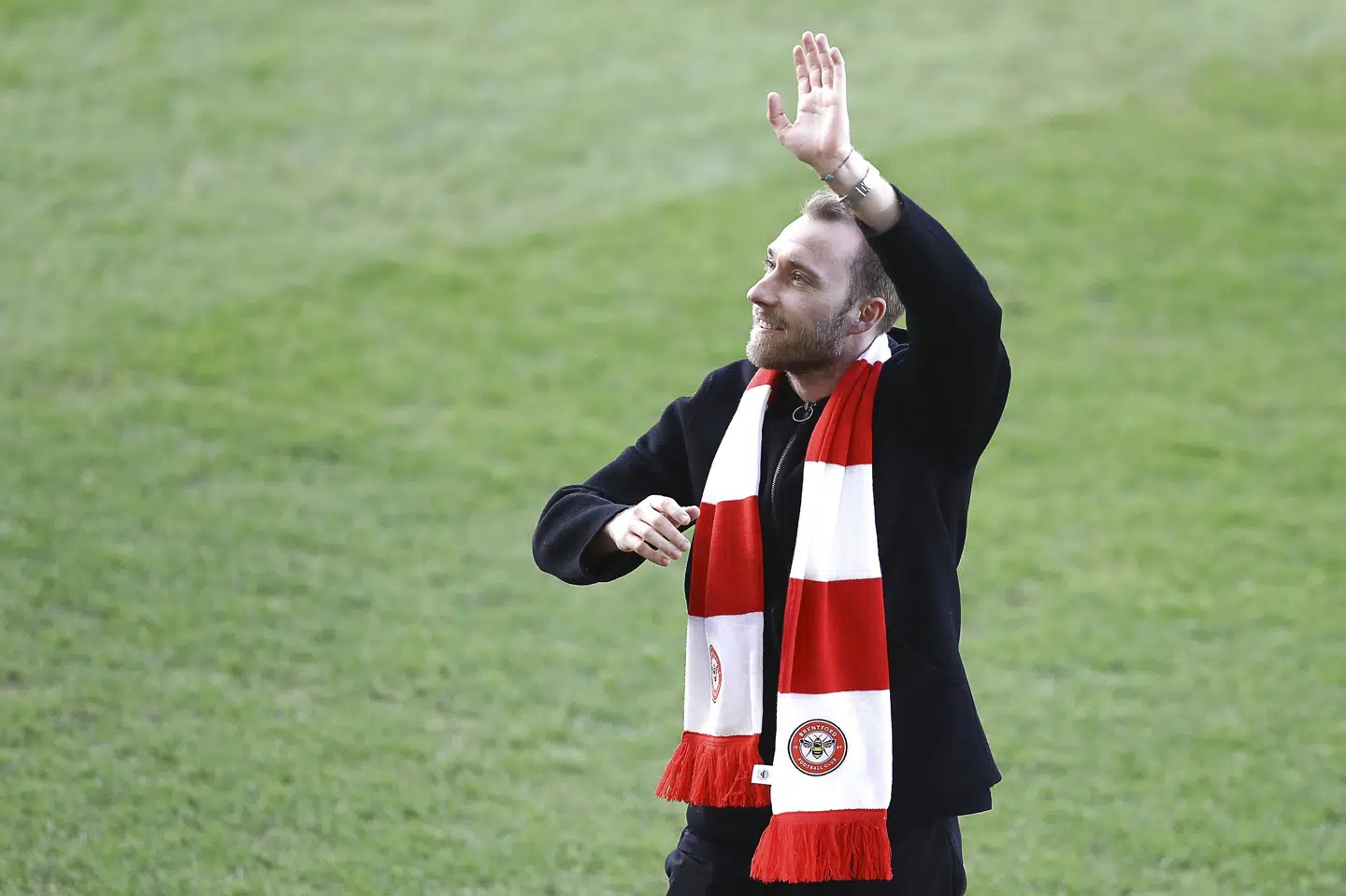 Christian Eriksen blev lørdag præsenteret for Brentfords fans, da holdet hjemme spillede 0-0 med Crystal Palace i Premier League. Paul Terry/Ritzau Scanpix