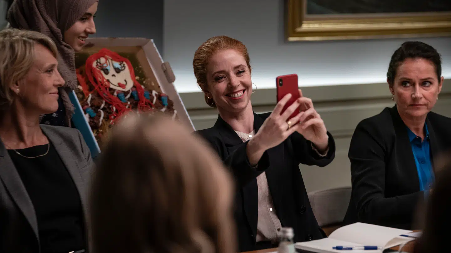 Johanne Louise Schmidt som statsminister Signe Kragh i fjerde sæson af 'Borgen'.