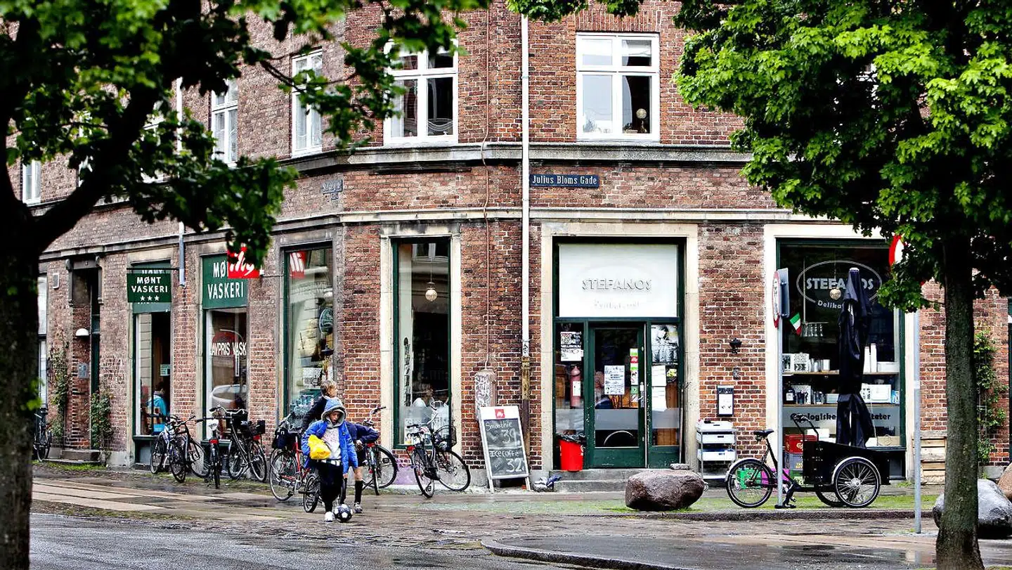 Den populære café Stefanos Mad & Kaffe på Stefansgade på Nørrebro har fået anmærkninger for overtrædelser af fødevarelovgivningen på minimum tre ud af de seneste fire kontrolbesøg. Arkivfoto.