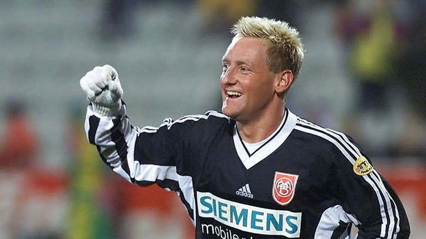 Søren Frederiksen netter mod OB i sin afskedskamp for AaB i 2000.