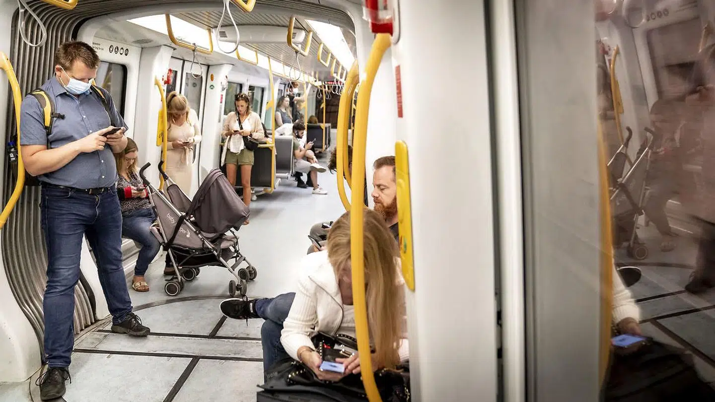 En kvinde er sluppet for at betale en bøde på 750 kroner, selvom hun kørte med metroen uden et metro-tillæg. Arkivfoto