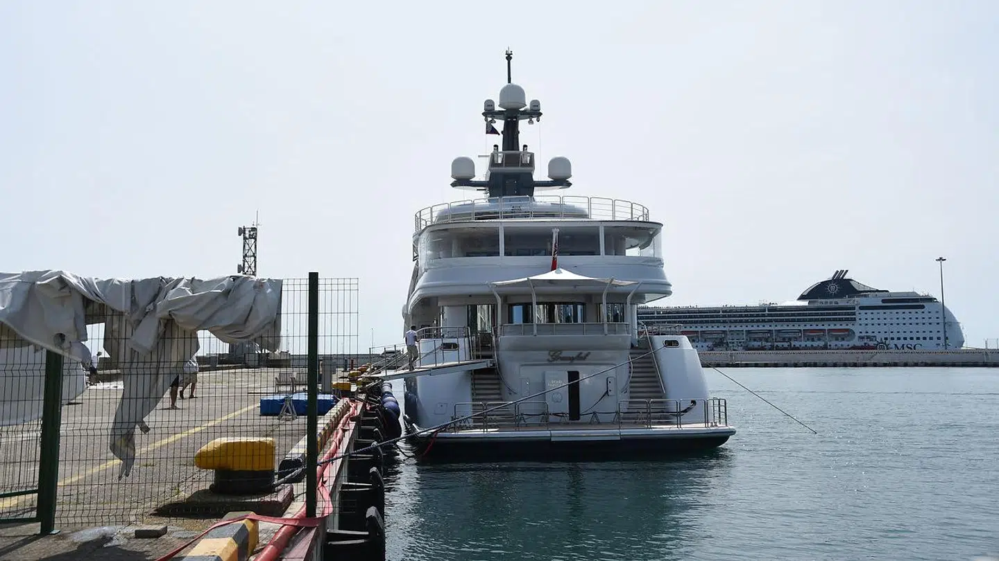 'Graceful' er 82 meter lang.