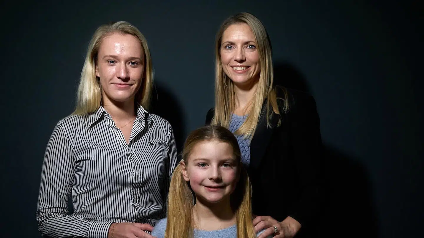 Josefine Volqvartz (th.) med sin datter Anna-Sofia og Maria Anker Andersen.