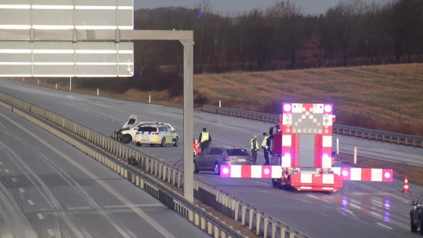 Søndag formiddag gav vejret store problemer for trafikken i Midt- og Vestjylland.