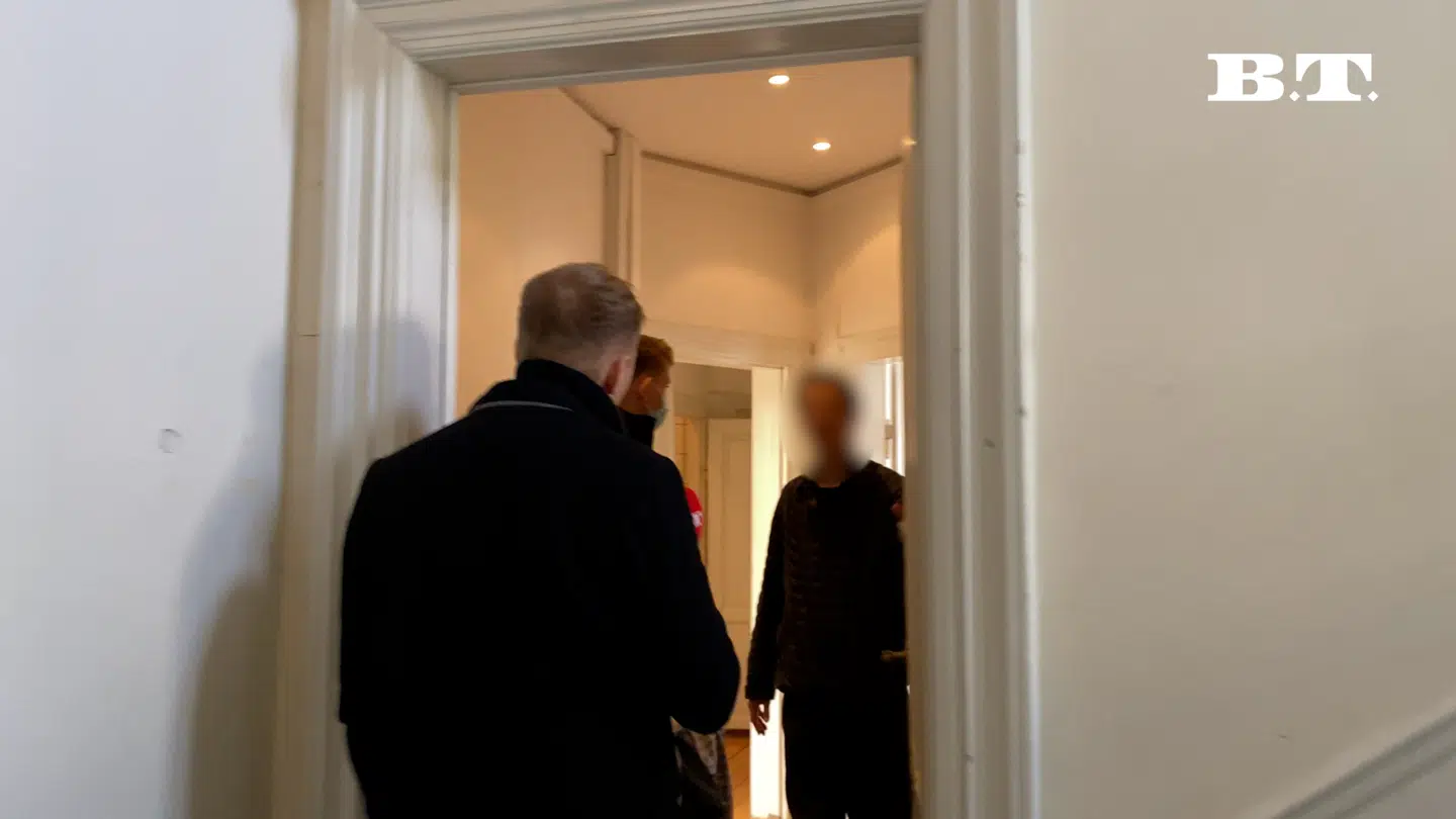 Udlejeren Morten D. fastholder, at han ikke har gjort noget ulovligt. Han har ret til at fremleje værelser og mener ikke selv, at det er problematisk, når 14 tidligere lejere anklager ham for at tage deres penge.