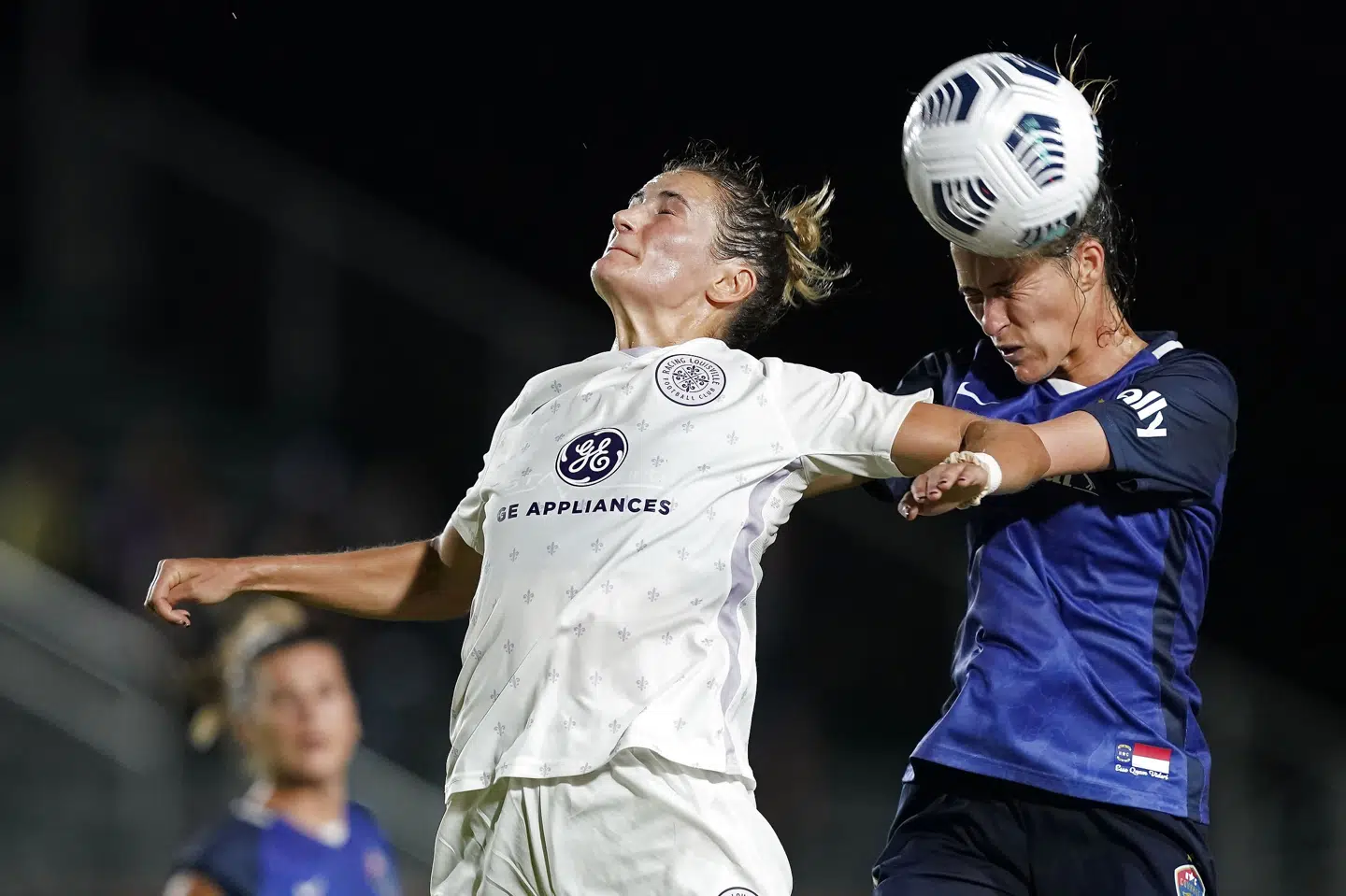 North Carolina Courage-forsvarsspilleren Carson Pickett (th.) og kollegerne i NWSL har fået en fælles overenskomst i ligaen. (Arkivfoto) Gerry Broome/Ritzau Scanpix