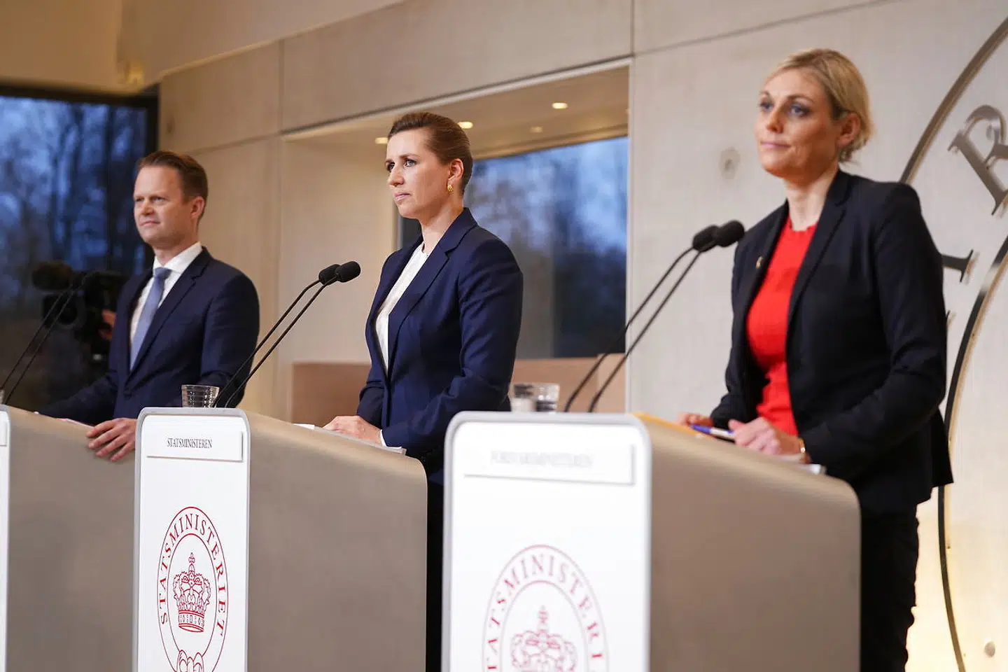 Statsminister Mette Frederiksen, udenrigsminister Jeppe Kofod og forsvarsminister Trine Bramsen præsenterer Danmarks nye udenrigs- og sikkerhedspolitiske strategi på et pressemøde på Marienborg.