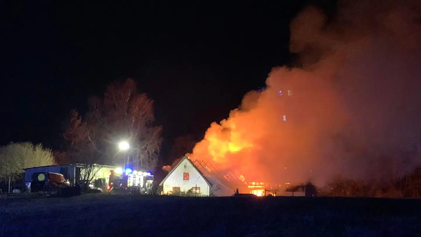 Brand fredag aften på en lanejendom i Tikøb.