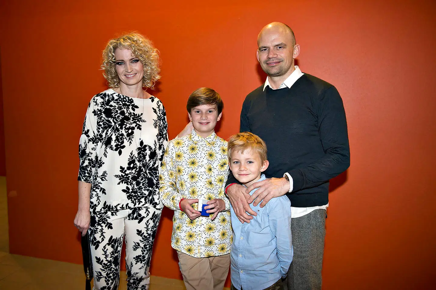 Annette Heick og Jesper Vollmer med deres sønner til Melodi Grand Prix i 2016.