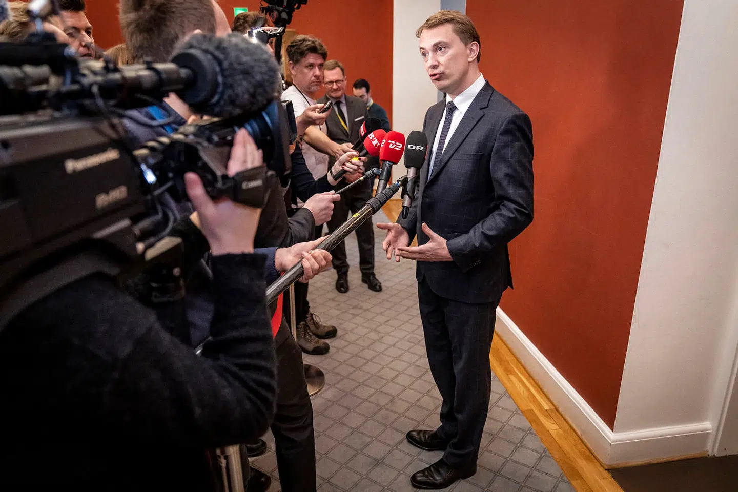 Morten Messerschmidt ankommer til Dansk Folkepartis første møde i folketingsgruppen efter formandsvalget på Christiansborg i København, tirsdag den 25. januar 2022.. (Foto: Mads Claus Rasmussen/Ritzau Scanpix)
