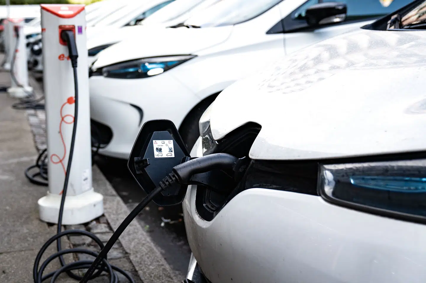 Antallet af ladepunkter til elbiler er steget en del i løbet af 2021. (Arkivfoto) Emil Helms/Ritzau Scanpix