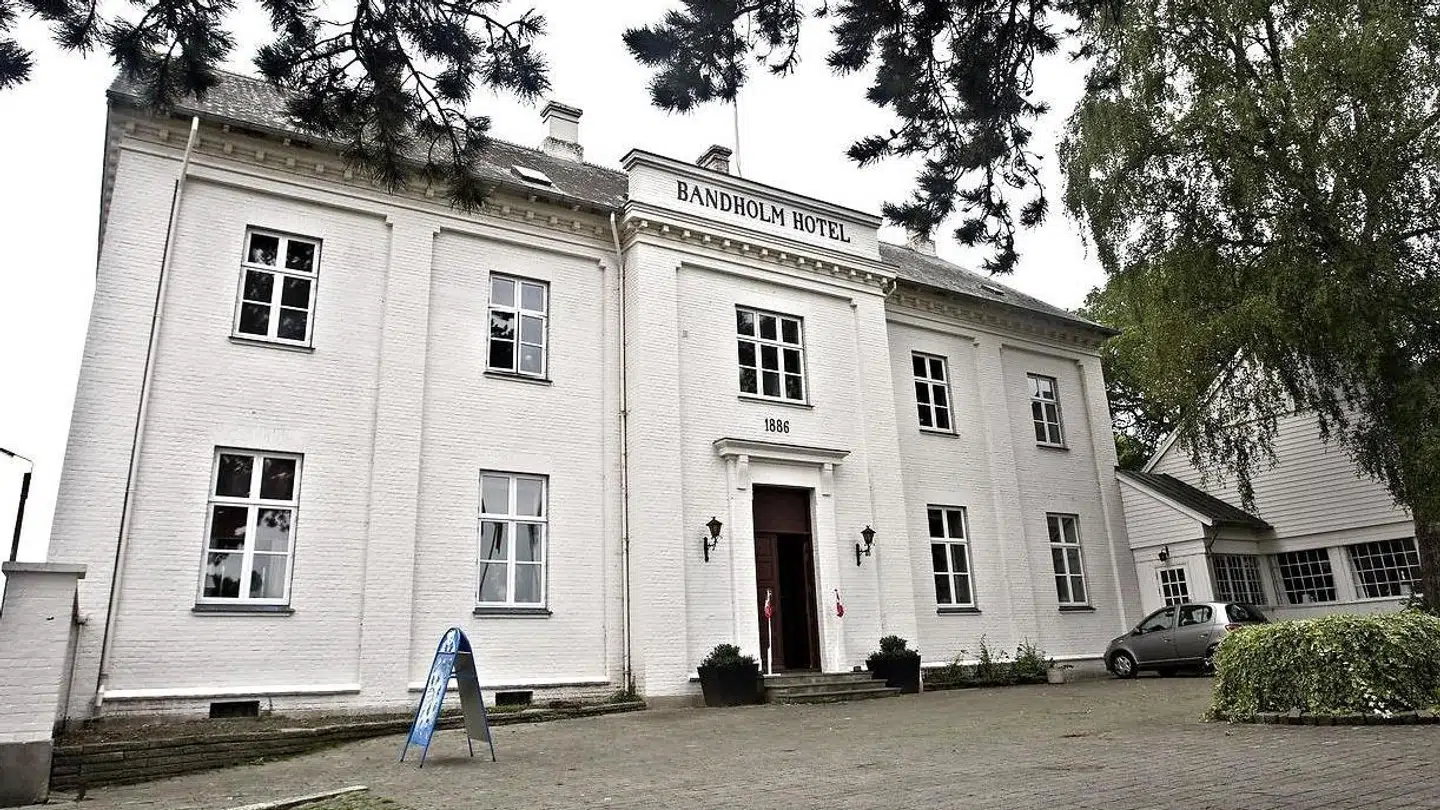 Bandholm Hotel er mere end 100 år gammel.