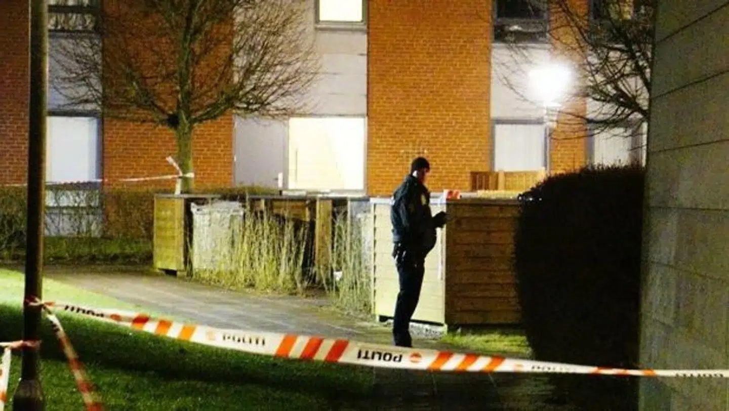 Arkivfoto. Politiet i fuld gang med at arbejde på gerningsstedet efter skuddrabet i Tilst. (Foto: Presse-Fotos.dk/Ritzau Scanpix)