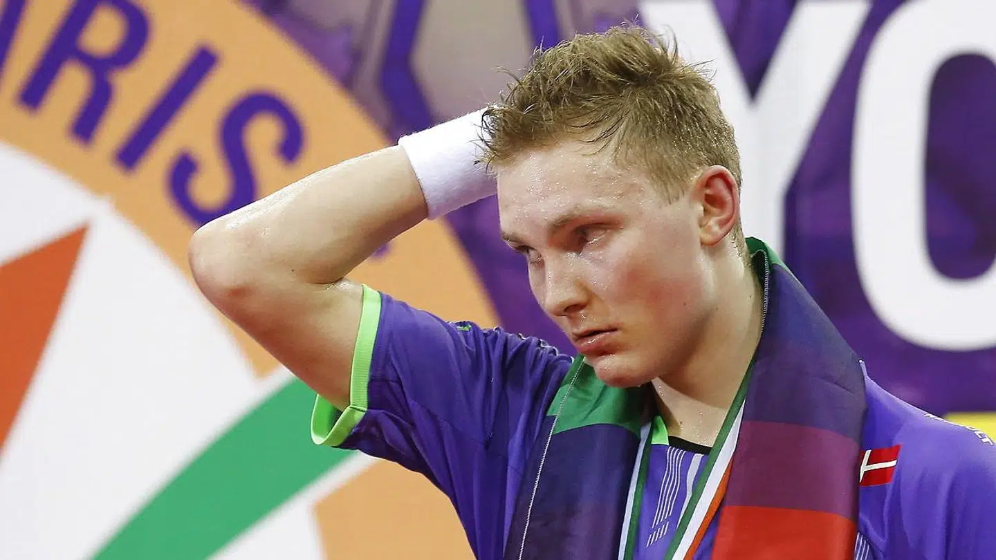 En skuffet Viktor Axelsen efter finalenederlaget ved India Open i 2015.