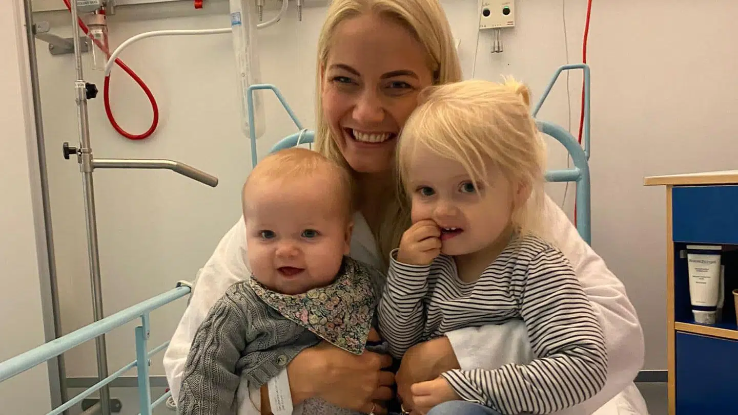 Mette med sine piger, Asta og Ellie