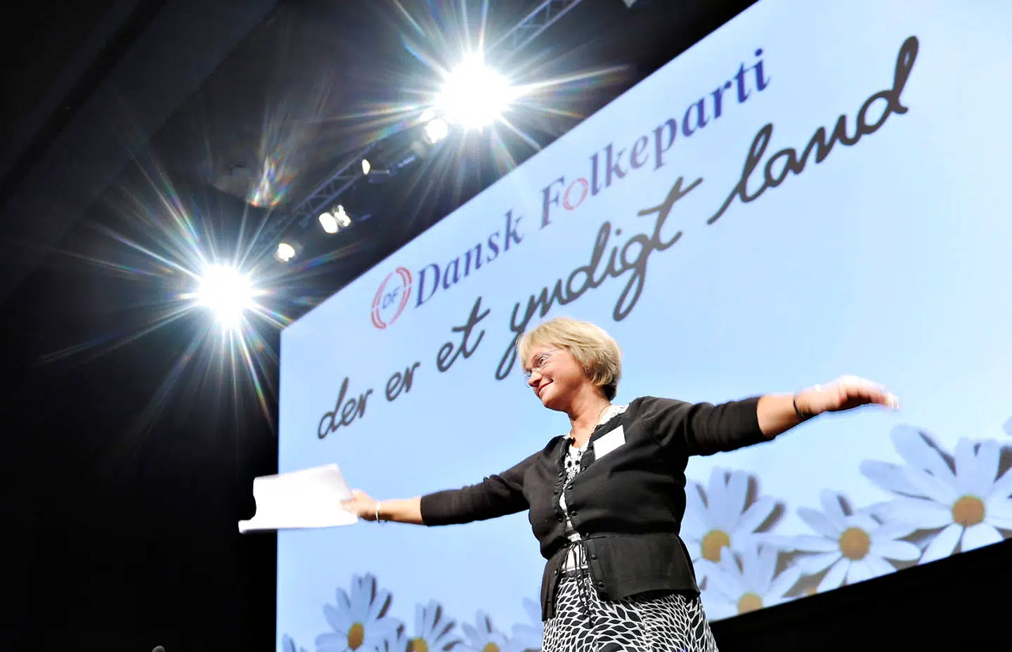 Pia Kjærsgaard lader sig hylde på Dansk Folkepartis årsmøde i 2008 i Herning Kongrescenter. Hendes nærmeste følte sig nødt til at vente med at fortælle, at hendes lillebror netop var død, indtil hun havde holdt sin formandstale.