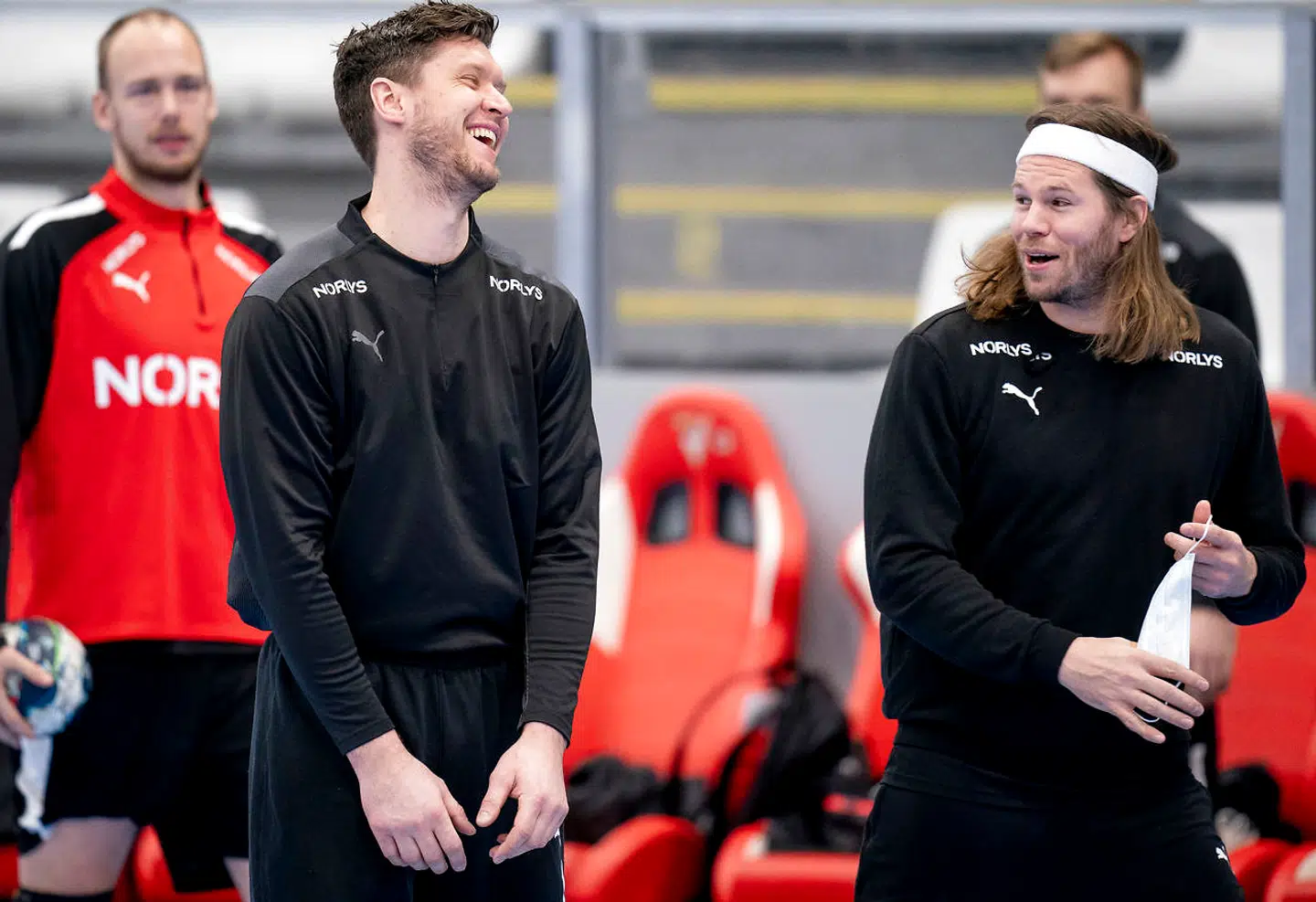 Niklas Landin og Mikkel Hansen under landsholdets træning i Debrecen 12. januar 2022. (Foto: Liselotte Sabroe/Ritzau Scanpix)