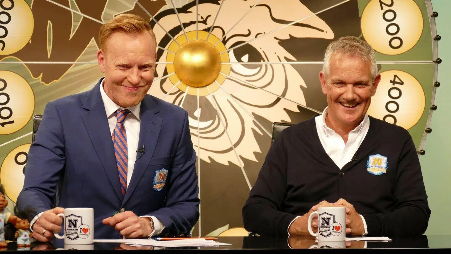 Natholdet har flere gange kastet sin kærlighed over det folkekære bankoprogram. Klip derfra er flere gange blevet vist, og Peter Skram har også været medvært i programmet.