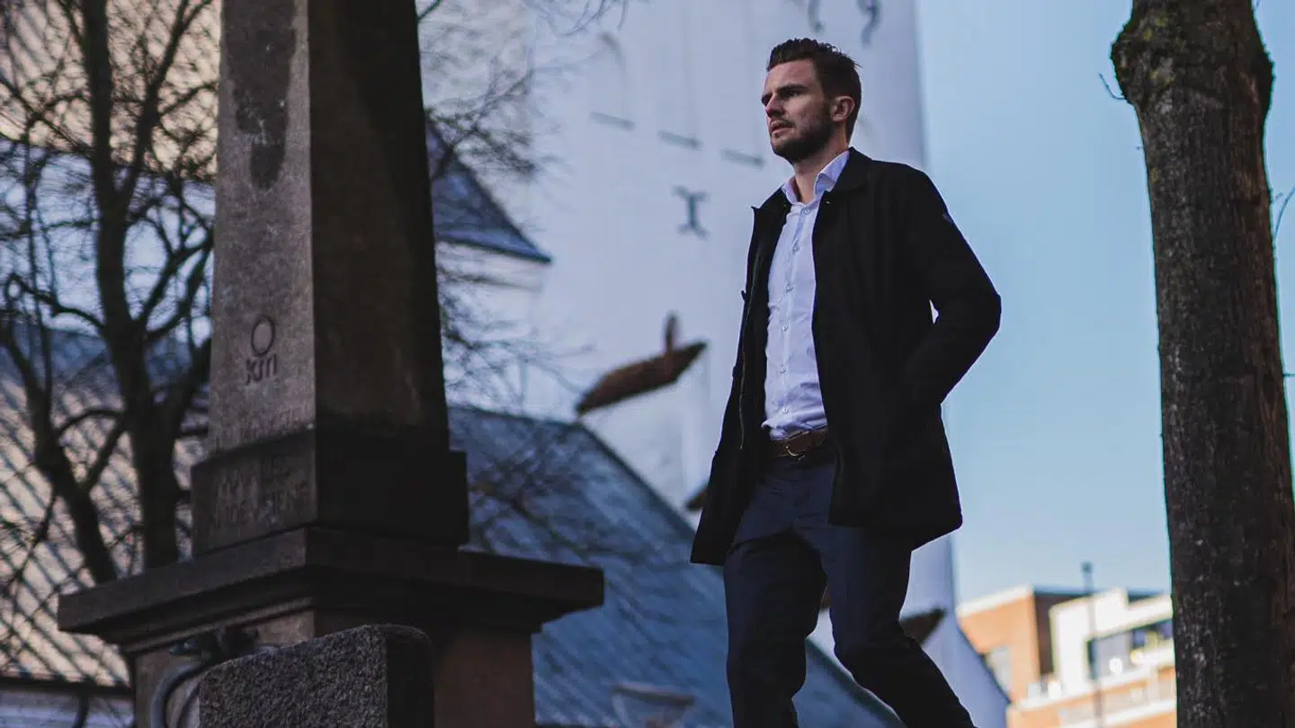 Joakim Skak husker ikke meget fra sin brors begravelse. Foto: Privat